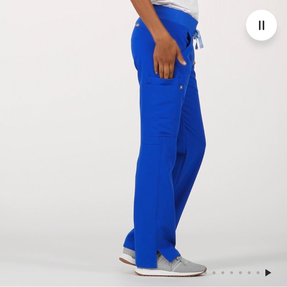 Figs Kade Cargo Scrub Pant
Royal Blue - Picture 14 of 16